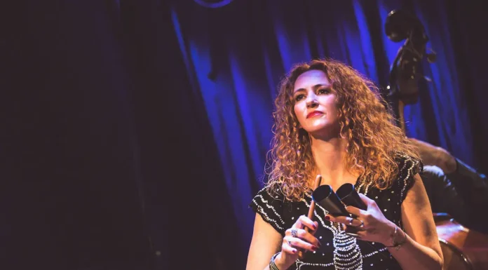 «Musa Tropical»: Αφιέρωμα στη Gal Costa με τη Μιράντα Βερούλη στο Theatre of the NO Μιράντα Βερούλη Quintet Gal Costa Live Theatre of the NO