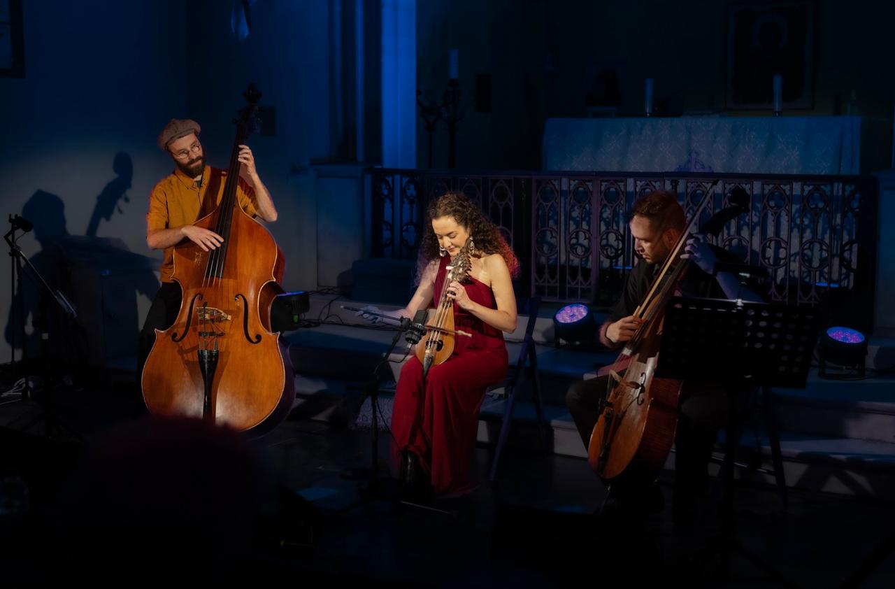 Kelly Thoma Trio: Μια «Νυχτερινή Πτήση» στο Theatre of the NO