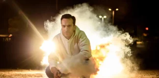 «Στρακαστρούκες»: Η sold out παράσταση του Δημήτρη Σαμόλη σε καλοκαιρινή περιοδεία Στρακαστρούκες Δημήτρης Σαμόλης περιοδεία