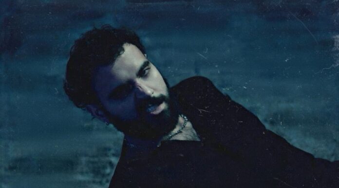 Christian Cherry – «A Friend or A Hand»: Ένας grunge ύμνος για τη μοναξιά