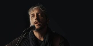 Ο Γιάννης Αδάμος μιλά για τη «Χαρμολύπη» και τη συνεργασία με τη Βούλα Στρατάκη Γιάννης Αδάμος Χαρμολύπη
