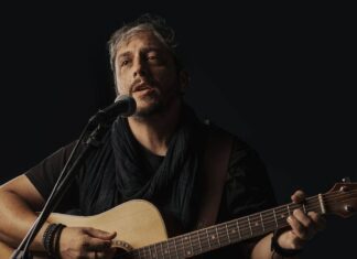 Ο Γιάννης Αδάμος μιλά για τη «Χαρμολύπη» και τη συνεργασία με τη Βούλα Στρατάκη Γιάννης Αδάμος Χαρμολύπη