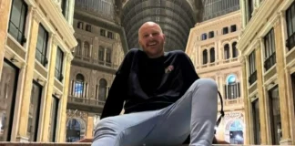 «Μοναχικά Παπούτσια»: Το νέο βιβλίο του Κρίτωνα Ζαχαριάδη κυκλοφορεί Κρίτωνας Ζαχαριάδης Μοναχικά Παπούτσια βιβλίο