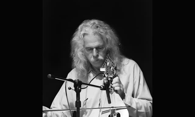 Ο Ross Daly και ο «Απόκοπος του Μπεργαδή» στο Πανεπιστήμιο Πατρών Ο Ross Daly και ο «Απόκοπος του Μπεργαδή» στο Πανεπιστήμιο Πατρών