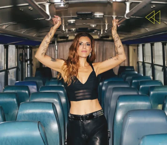 Η Angelika Dusk πατάει «REWIND» και φέρνει τα 80’s στο σήμερα: Κυκλοφορία νέου άλμπουμ & εκρηκτικό live παρουσίασης στο Gazarte