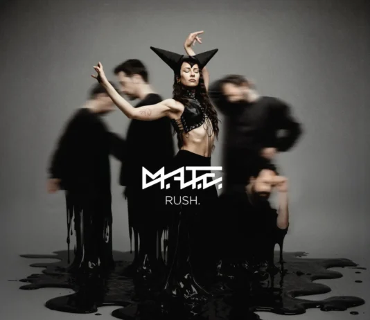 M.A.T.E: «RUSH.» – Το πρωτοποριακό electro τρίο από τη Θεσσαλονίκη επιστρέφει μετά από πέντε χρόνια με νέο genre-fluid album και το video clip του «Cucumba»